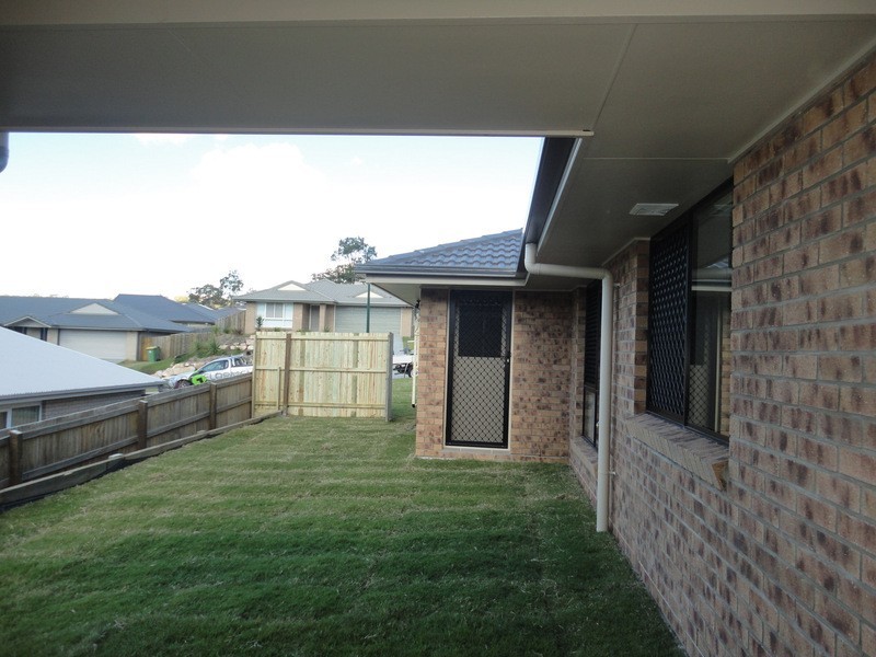 18 Hanover Drive, Pimpama QLD 4209