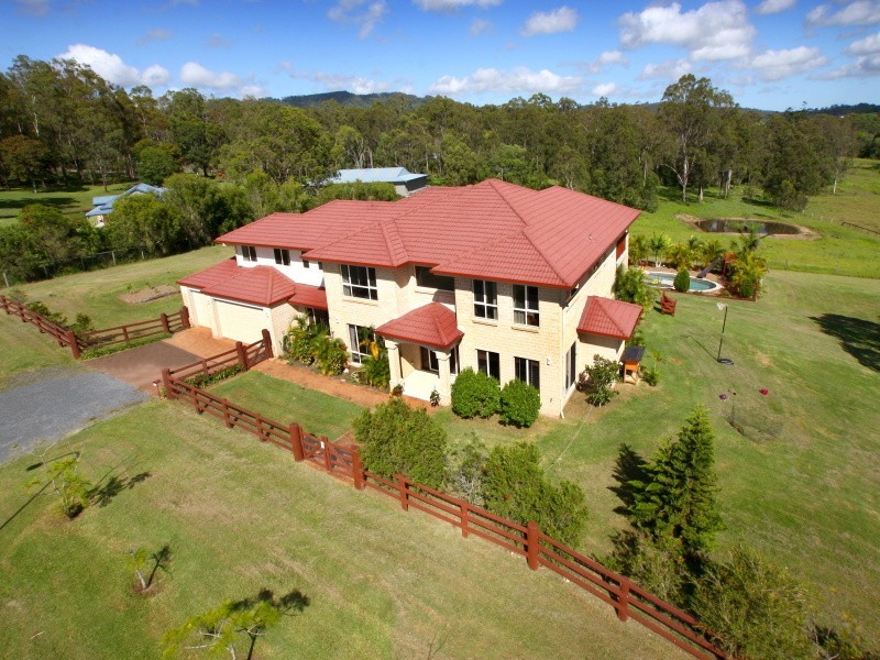 2 Crystal Creek Road, Willow Vale QLD 4209