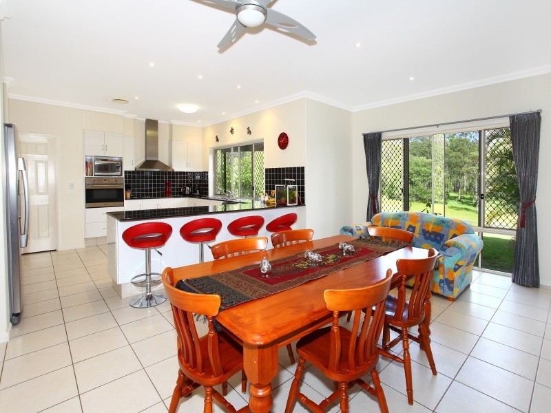 2 Crystal Creek Road, Willow Vale QLD 4209