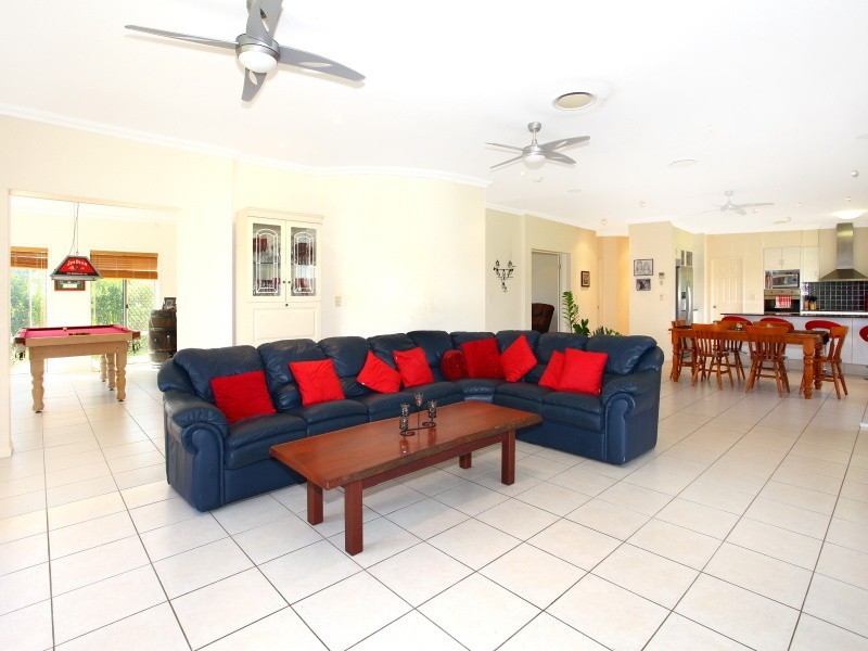 2 Crystal Creek Road, Willow Vale QLD 4209