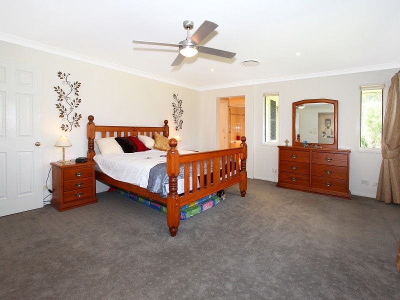 2 Crystal Creek Road, Willow Vale QLD 4209