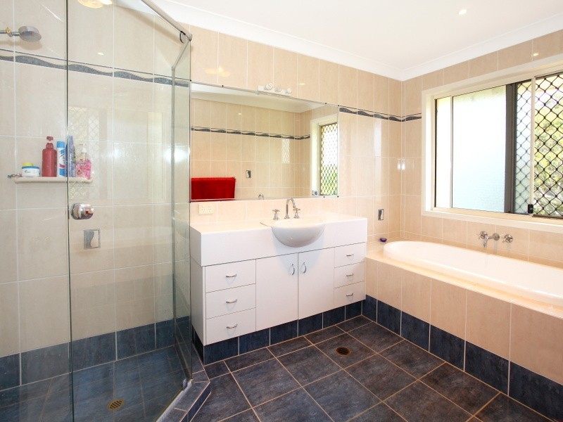 2 Crystal Creek Road, Willow Vale QLD 4209