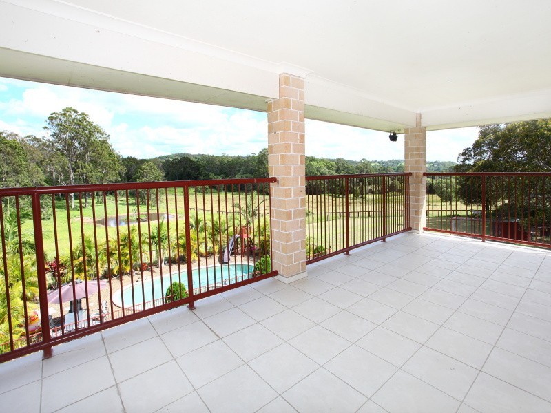 2 Crystal Creek Road, Willow Vale QLD 4209