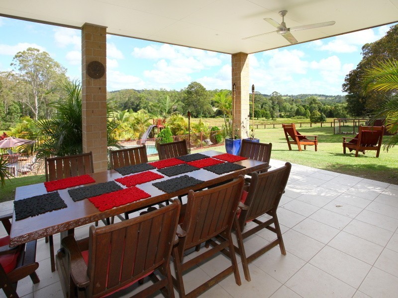 2 Crystal Creek Road, Willow Vale QLD 4209