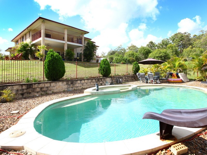 2 Crystal Creek Road, Willow Vale QLD 4209