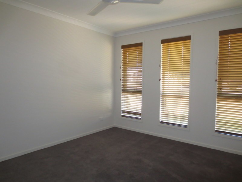 13 Carnarvon Court, Pimpama QLD 4209