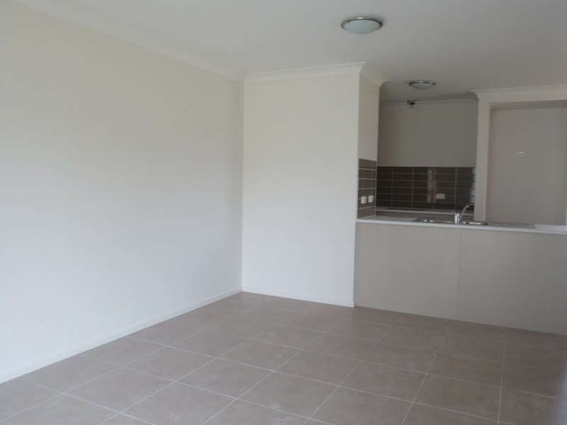 2/24 Christine Drive, Coomera QLD 4209