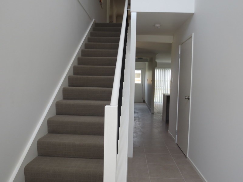 2/24 Christine Drive, Coomera QLD 4209