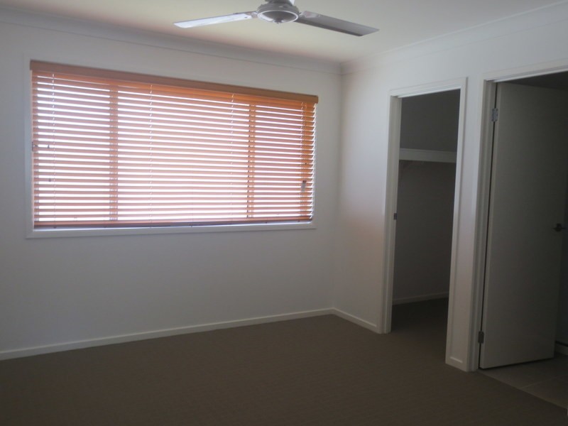 2/24 Christine Drive, Coomera QLD 4209