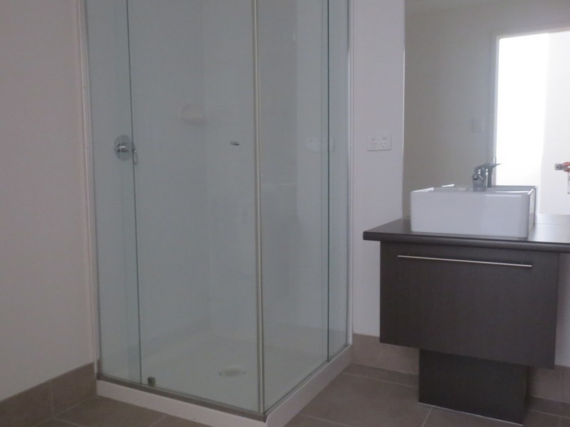 2/24 Christine Drive, Coomera QLD 4209