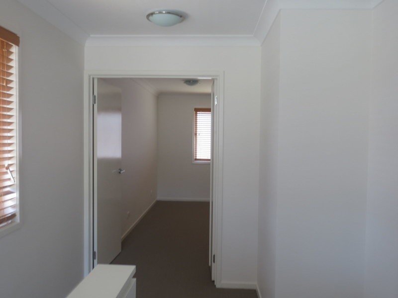 2/24 Christine Drive, Coomera QLD 4209