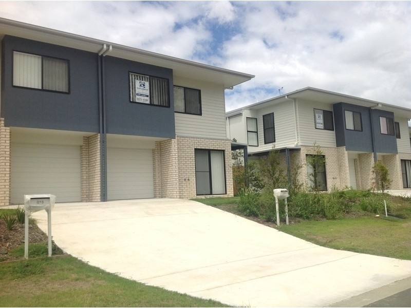 2/15 Chrome Drive, Pimpama QLD 4209