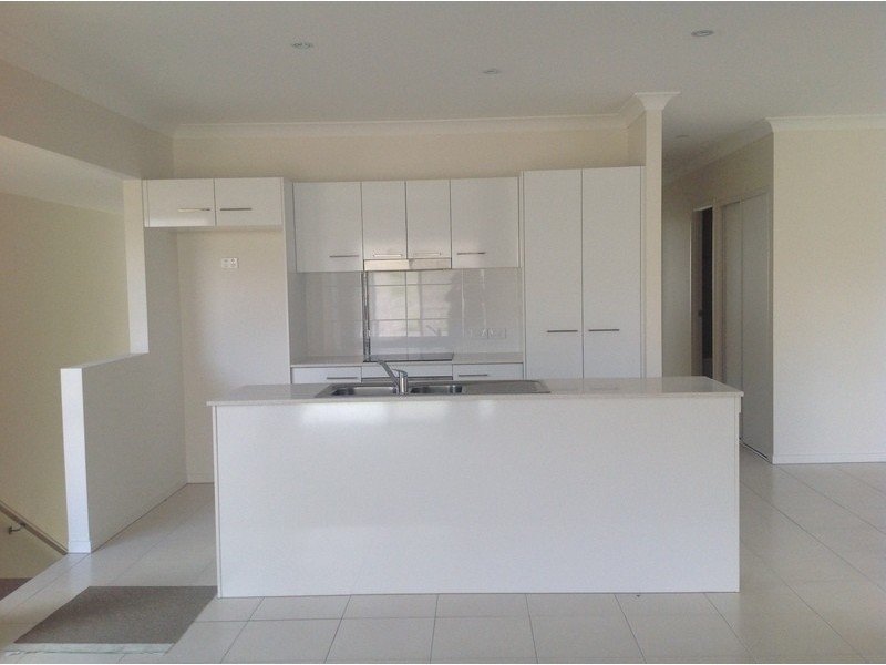 2/15 Chrome Drive, Pimpama QLD 4209