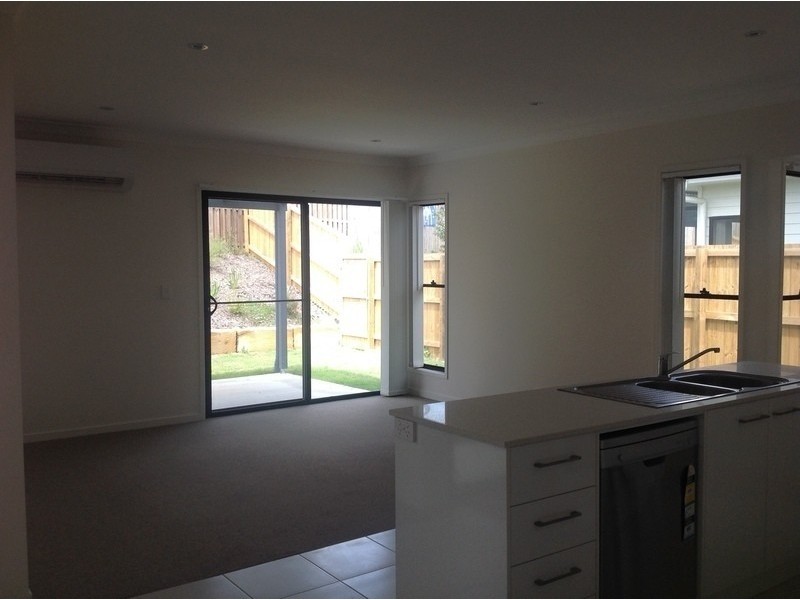 2/15 Chrome Drive, Pimpama QLD 4209