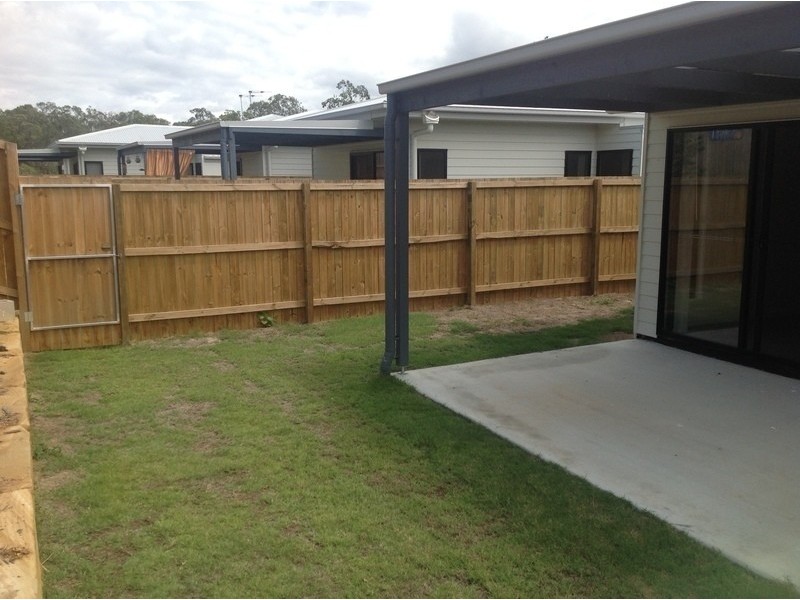 2/15 Chrome Drive, Pimpama QLD 4209