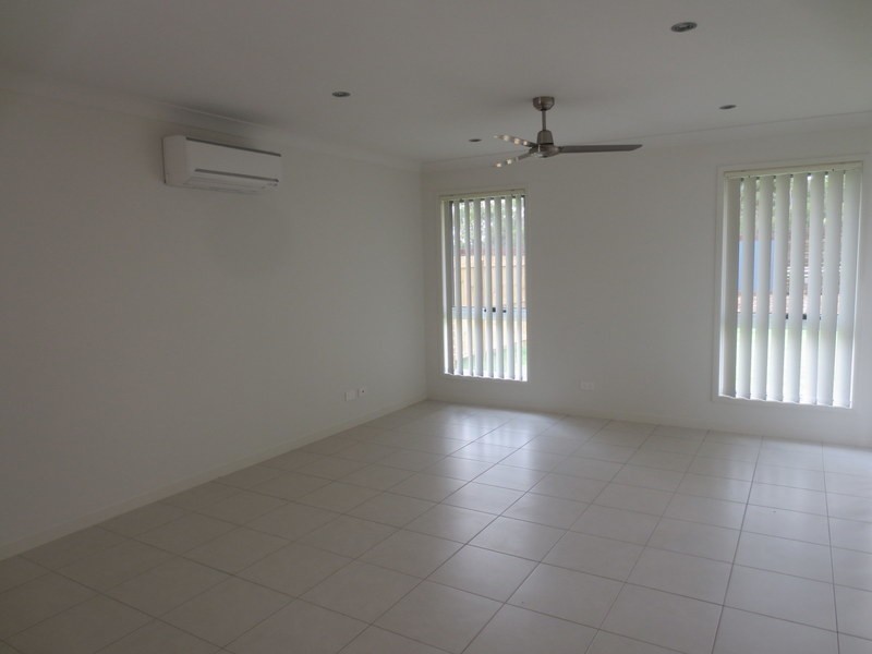 12  Gunther Avenue, Coomera QLD 4209