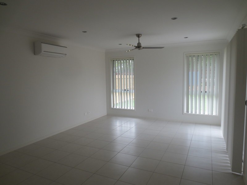 12  Gunther Avenue, Coomera QLD 4209