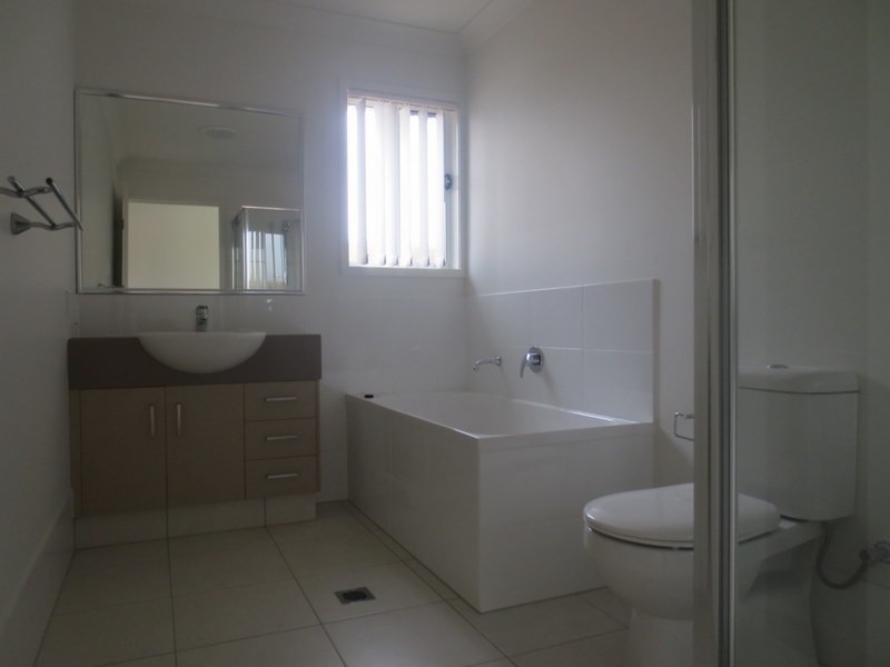 12  Gunther Avenue, Coomera QLD 4209