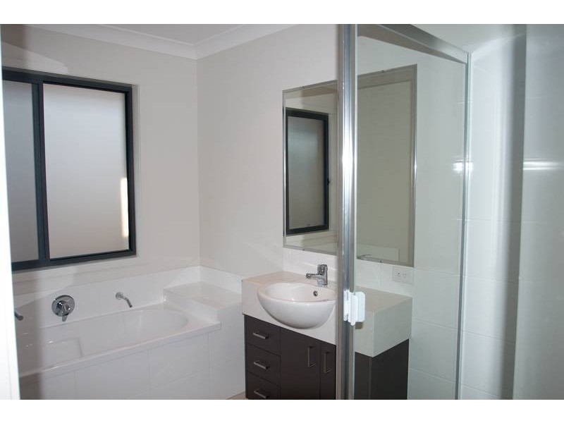 13 Wildflower Circuit, Upper Coomera QLD 4209