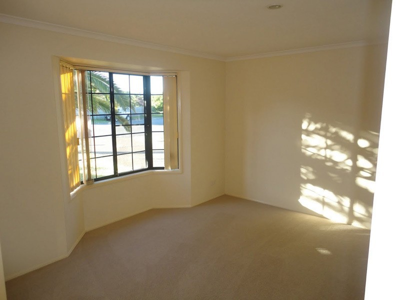 6 Hollyfern Court, Oxenford QLD 4210