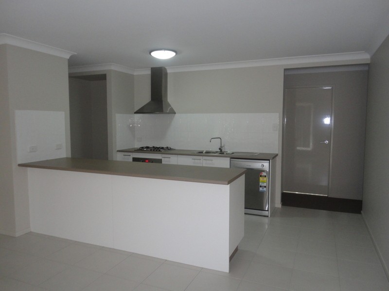 11  Mclachlan  Circuit, Pimpama QLD 4209