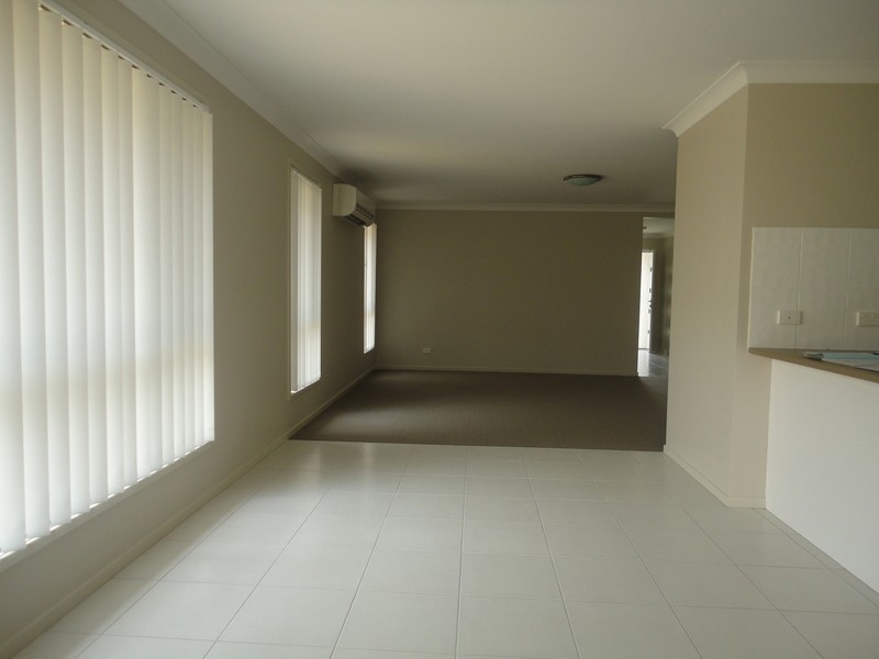 11  Mclachlan  Circuit, Pimpama QLD 4209