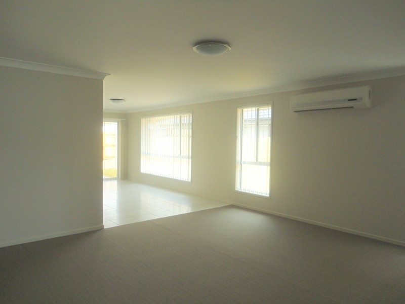11  Mclachlan  Circuit, Pimpama QLD 4209