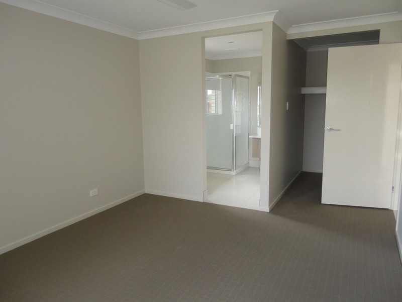 11  Mclachlan  Circuit, Pimpama QLD 4209