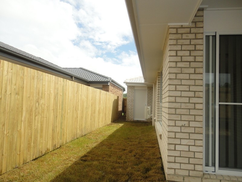 11  Mclachlan  Circuit, Pimpama QLD 4209