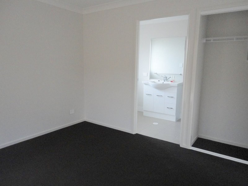 24 Wildflower Circuit, Upper Coomera QLD 4209