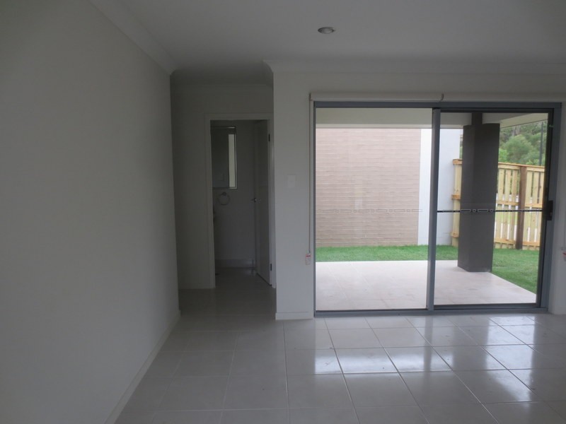2/24 Cirrus Way, Coomera QLD 4209
