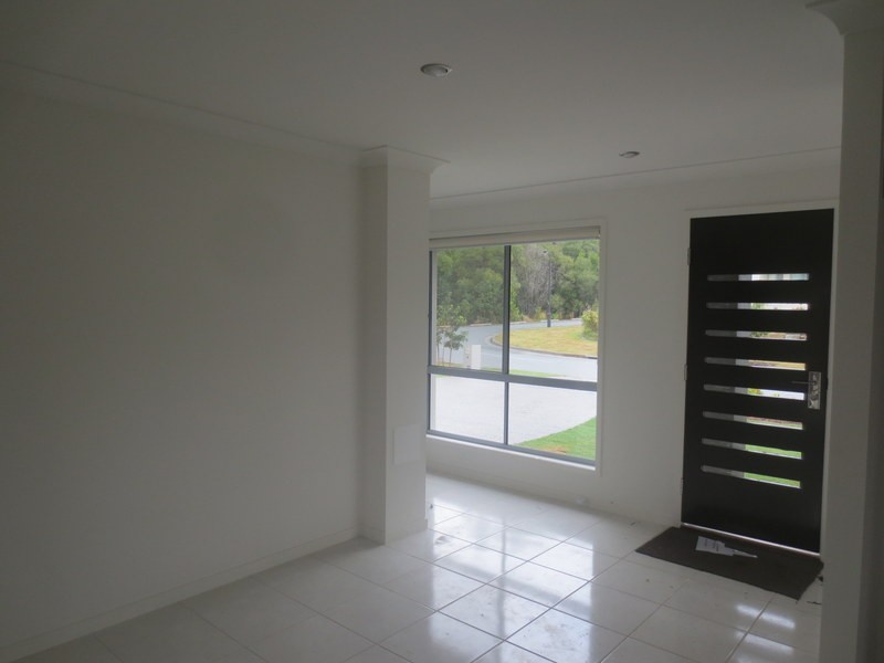2/24 Cirrus Way, Coomera QLD 4209
