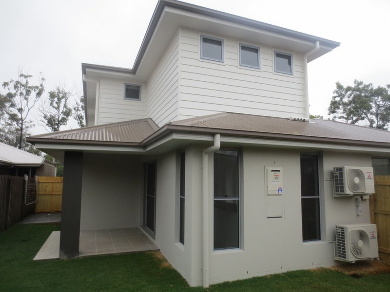 2/24 Cirrus Way, Coomera QLD 4209