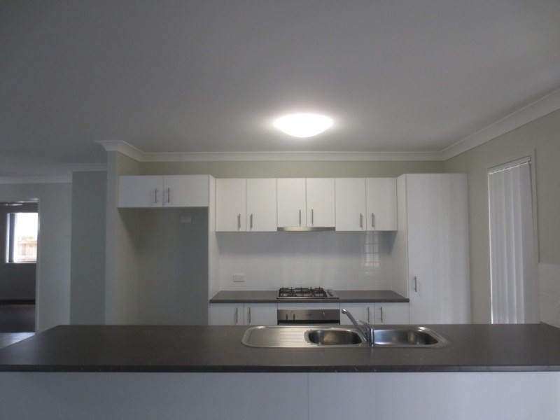 2 Carnarvon Court, Pimpama QLD 4209