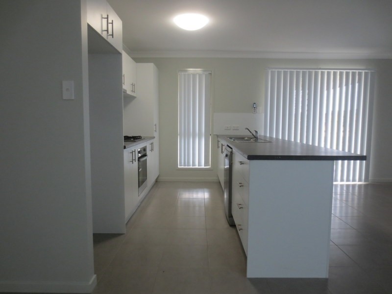 2 Carnarvon Court, Pimpama QLD 4209