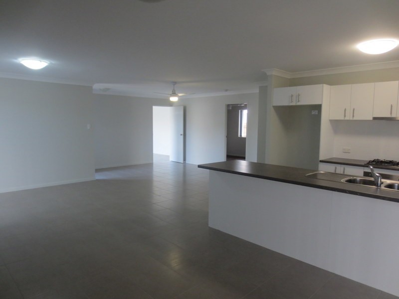 2 Carnarvon Court, Pimpama QLD 4209