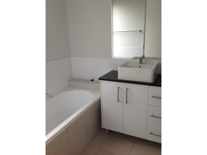 16 Carnarvon Court, Pimpama QLD 4209
