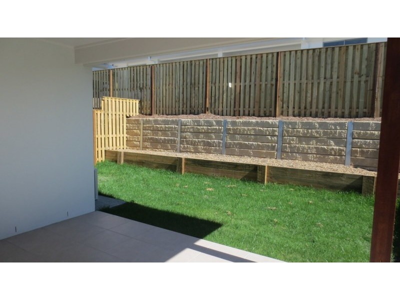 1/28 Dorretti Circuit, Upper Coomera QLD 4209