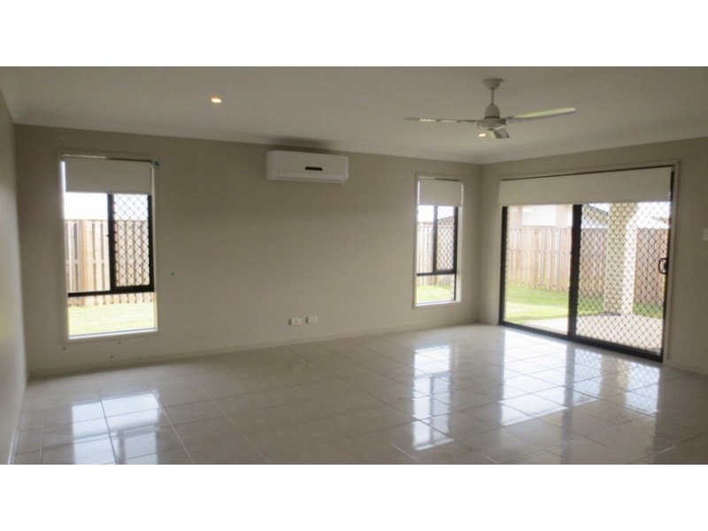 5 Ningaloo Drive, Pimpama QLD 4209
