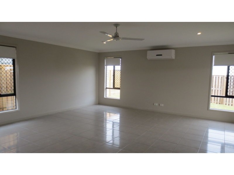 5 Ningaloo Drive, Pimpama QLD 4209