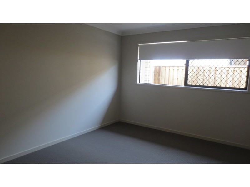5 Ningaloo Drive, Pimpama QLD 4209