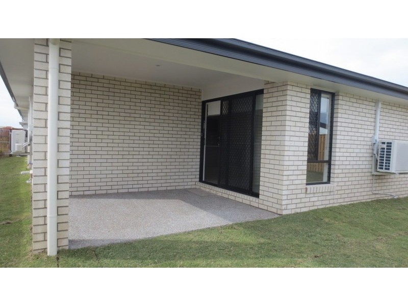 5 Ningaloo Drive, Pimpama QLD 4209