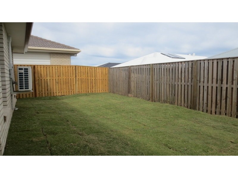 5 Ningaloo Drive, Pimpama QLD 4209
