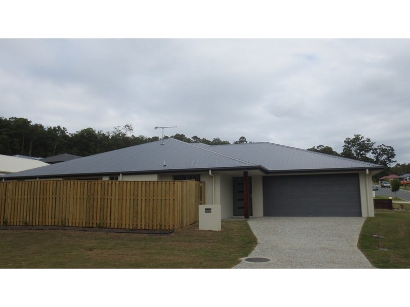 1/18 Gullwing Drive, Upper Coomera QLD 4209