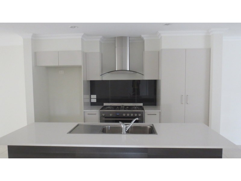 1/18 Gullwing Drive, Upper Coomera QLD 4209