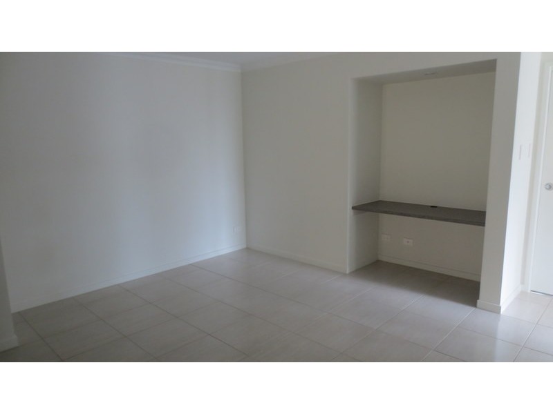 1/18 Gullwing Drive, Upper Coomera QLD 4209