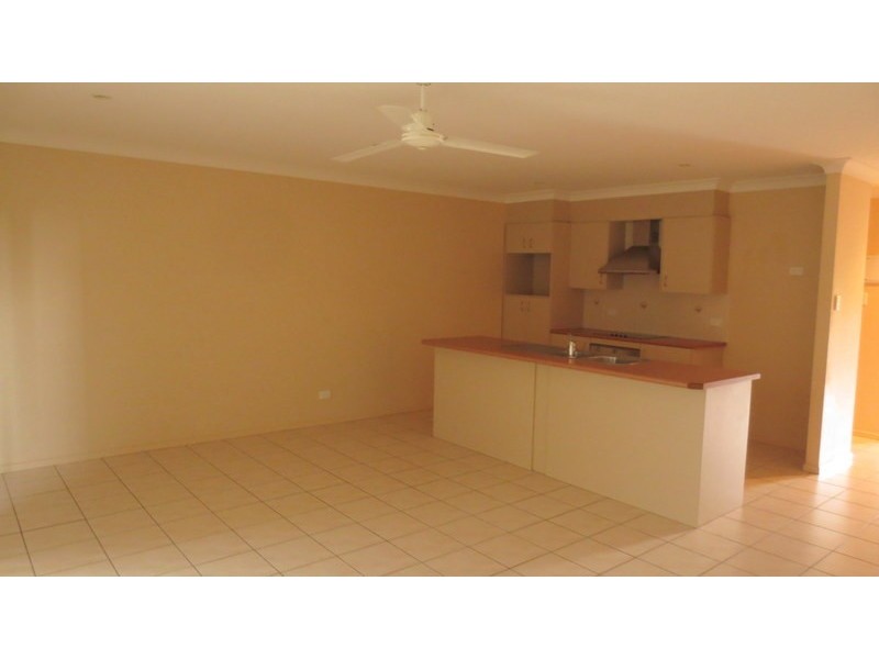 2/17 Park Esplanade, Coomera QLD 4209
