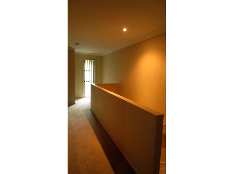 2/17 Park Esplanade, Coomera QLD 4209