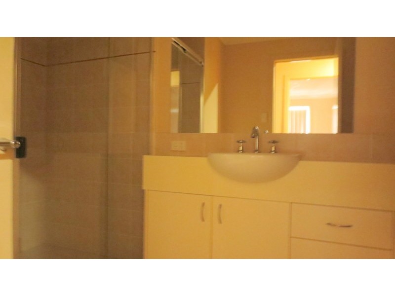 2/17 Park Esplanade, Coomera QLD 4209