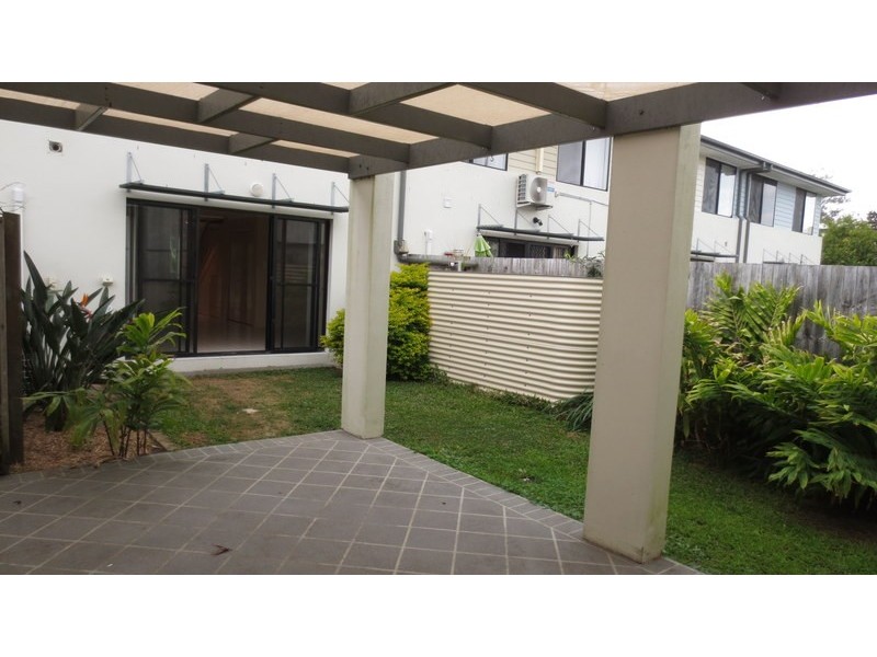 2/17 Park Esplanade, Coomera QLD 4209